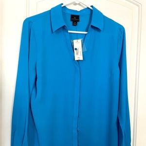 Worthington small Swedish blue long sleeved blouse.